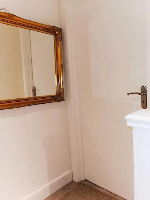 Riverview, Stylish Non Smoking Loft Ensuite 4 Rent Erith 0*,